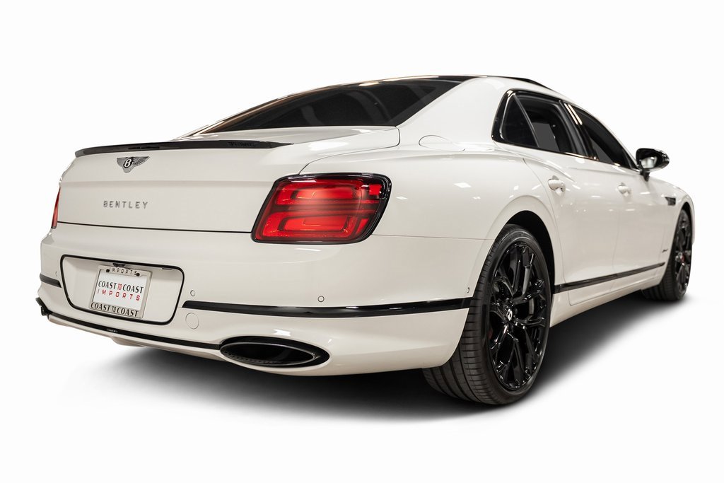 Used 2023 Bentley Flying Spur W12 image 26