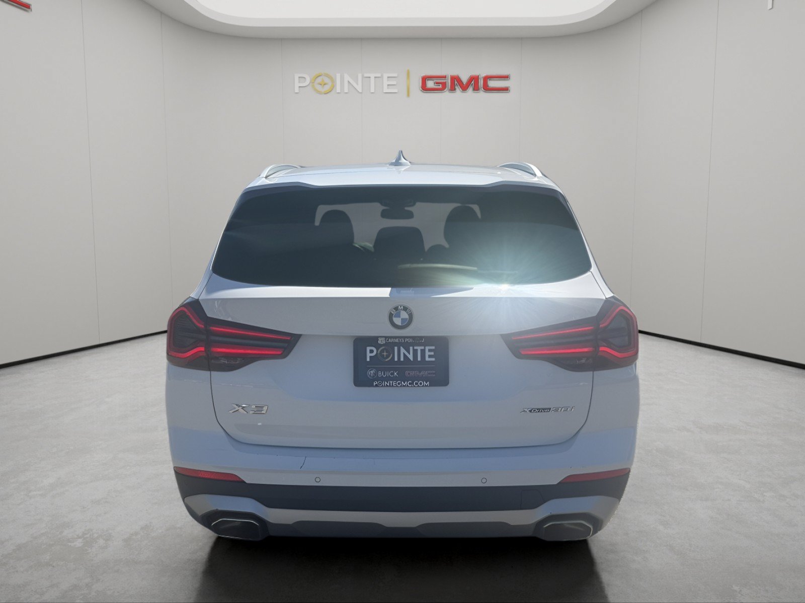 Used 2022 BMW X3 xDrive30i w/ Premium Package 2 AWD/4WD image 4