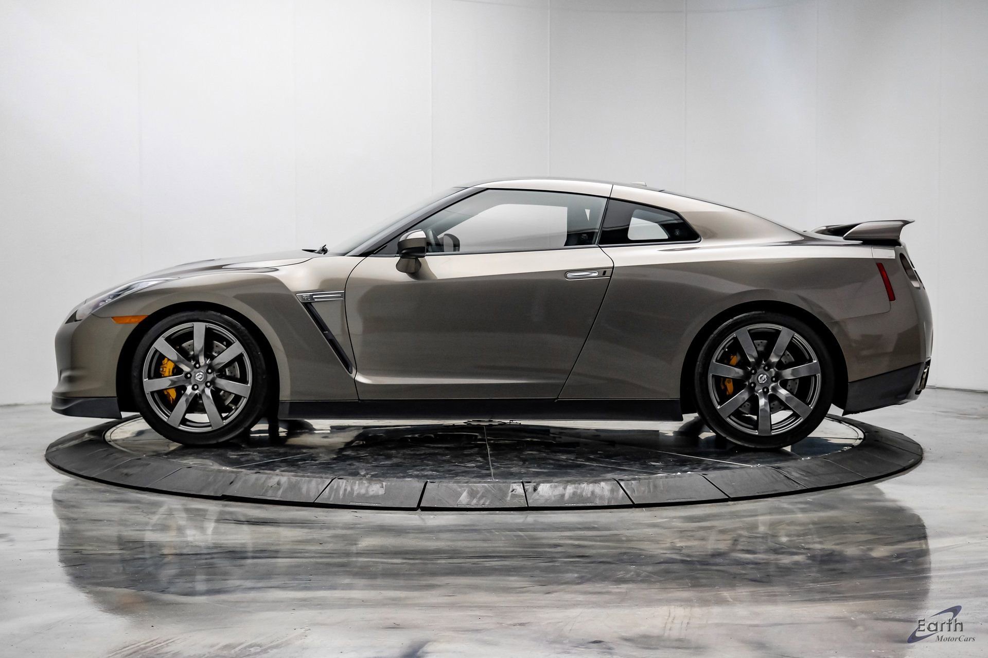Used 2009 Nissan GT-R Premium image 8