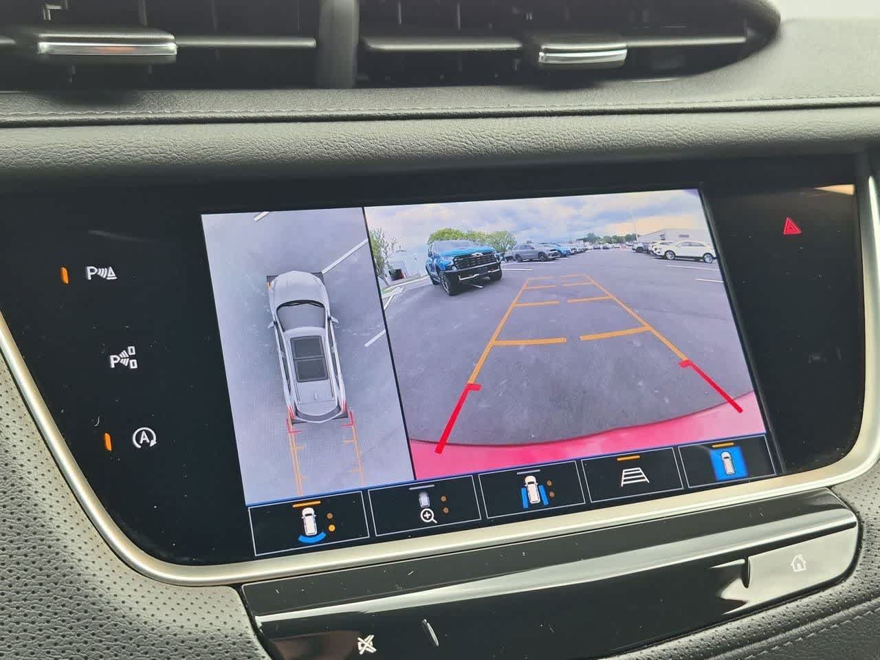 Used 2025 Cadillac XT5 Premium Luxury w/ Technology Package FWD image 29
