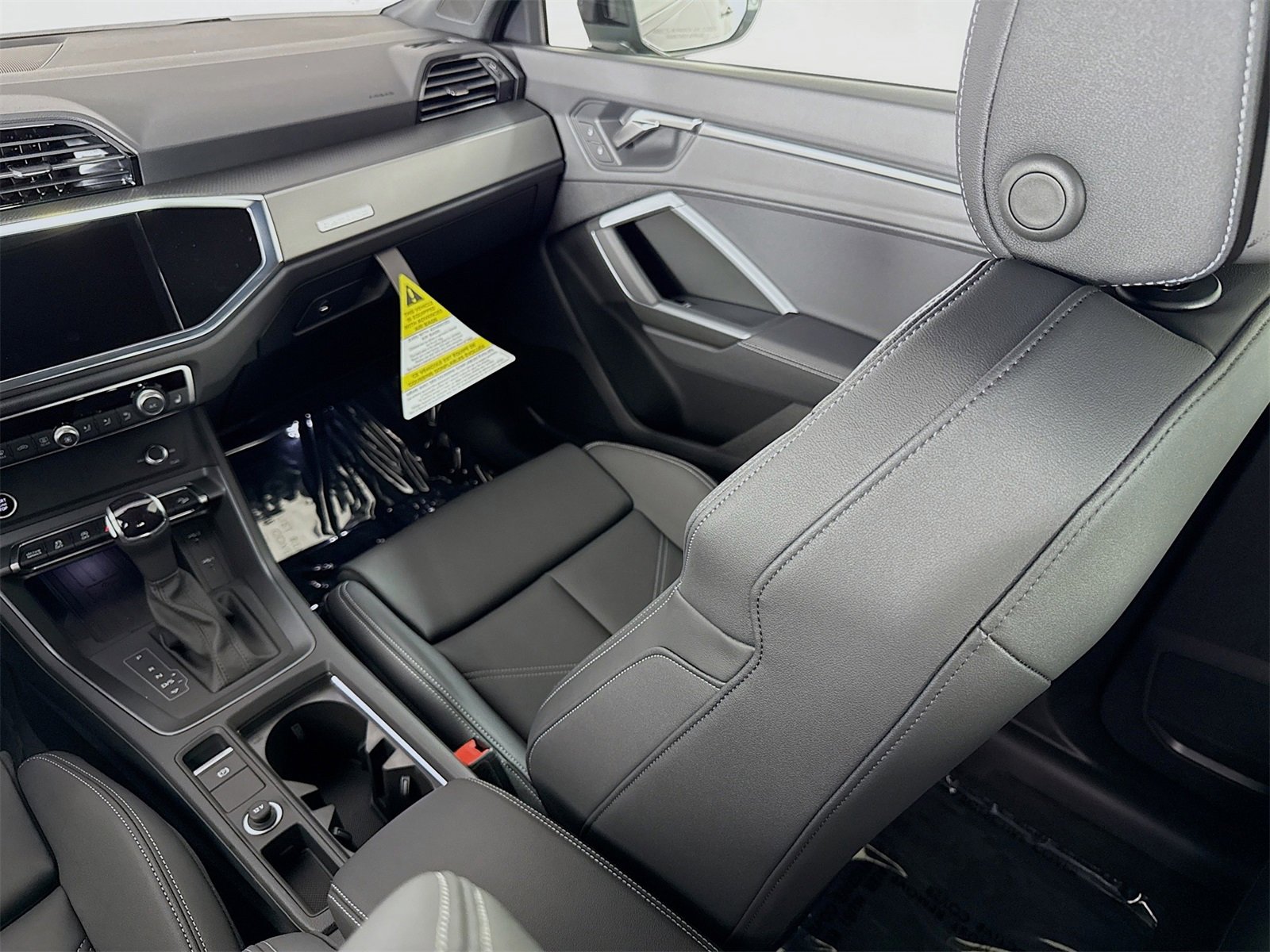 New 2025 Audi Q3 2.0T Premium image 23