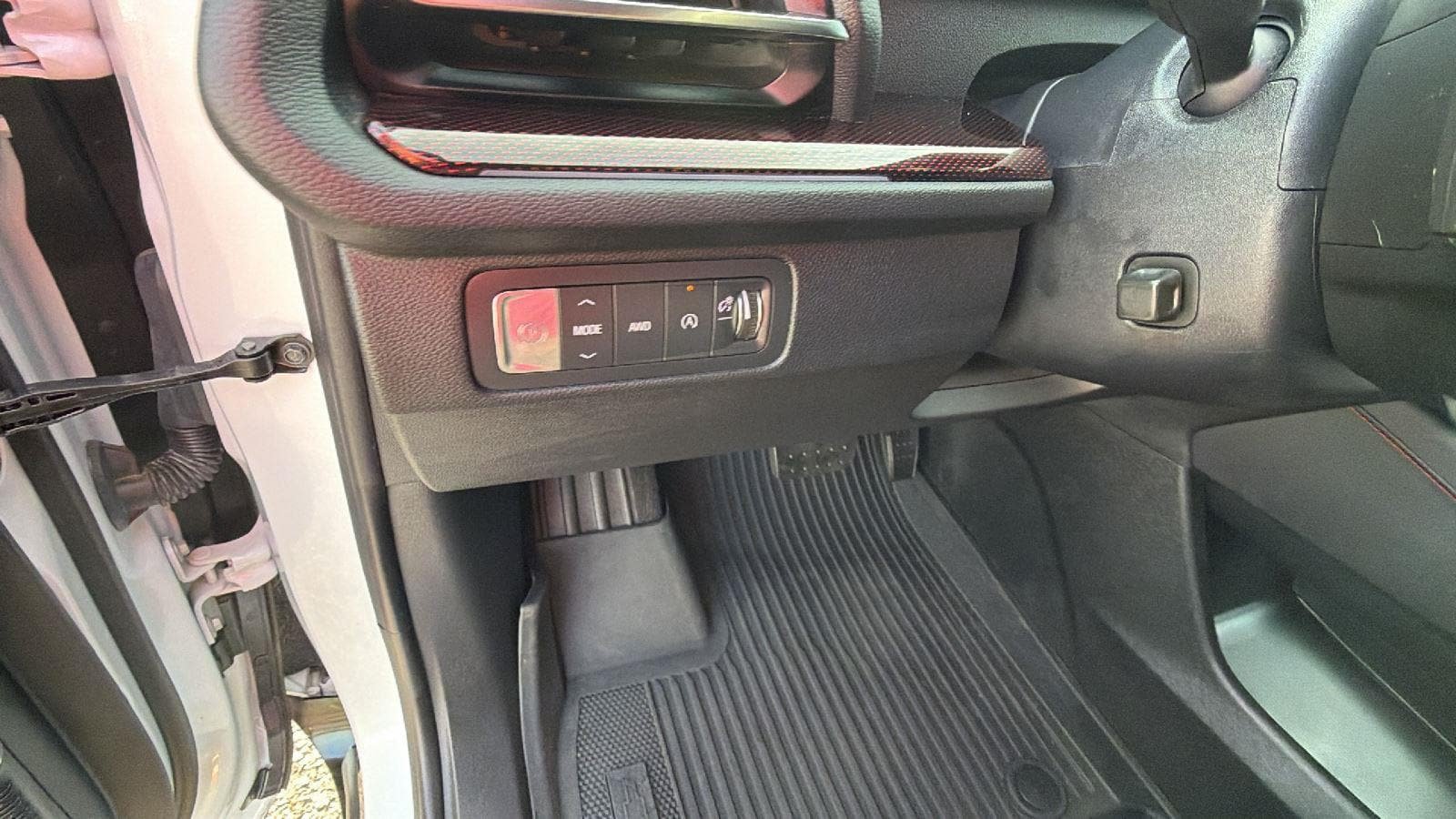 Used 2024 Chevrolet Traverse RS AWD/4WD image 26