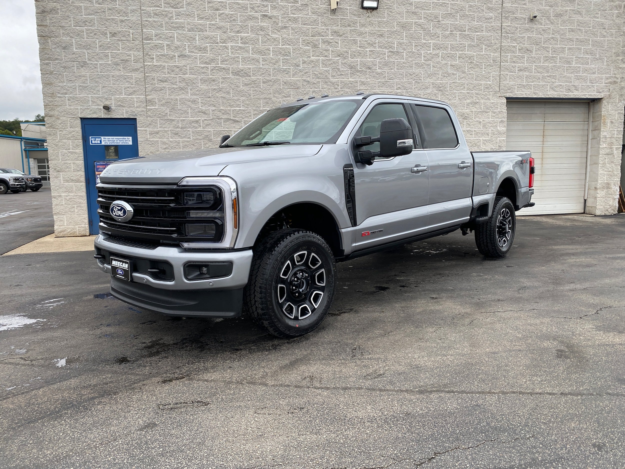 New 2027 Ford F250 Platinum AWD/4WD image 2