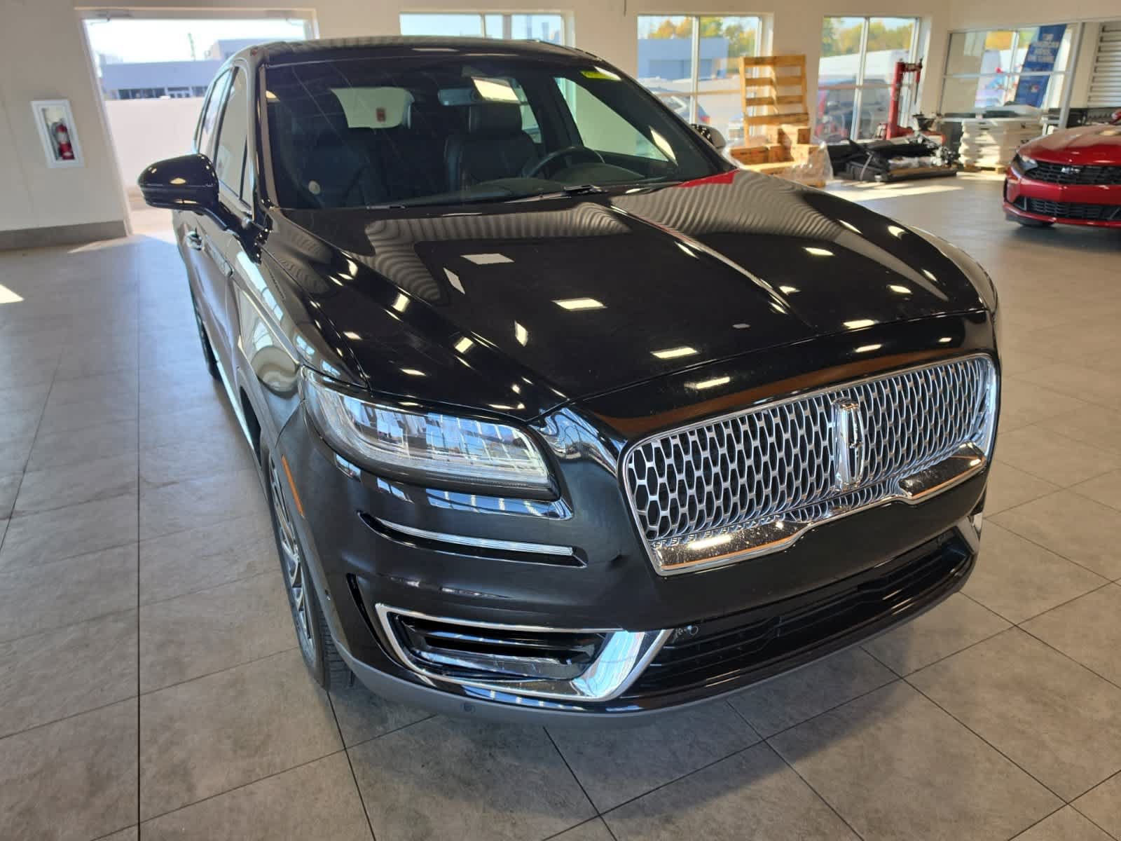Used 2019 Lincoln Nautilus Reserve AWD/4WD image 3