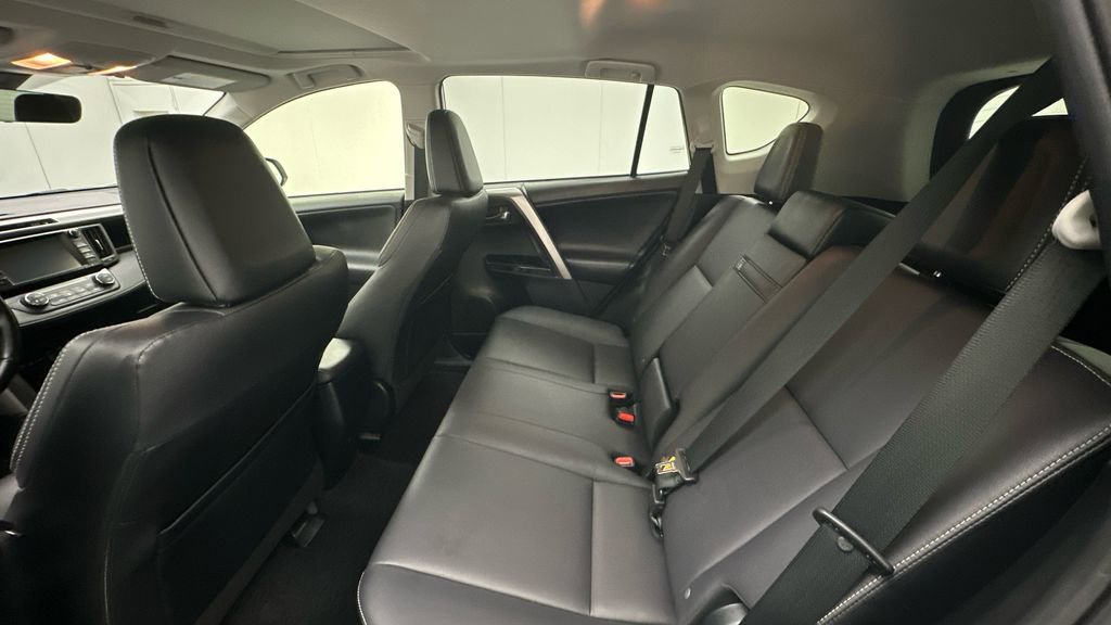 Used 2018 Toyota RAV4 Limited w/ Carpet Mat Package image 10