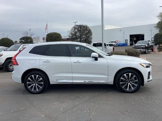 Used 2023 Volvo XC60 B5 Plus image 2
