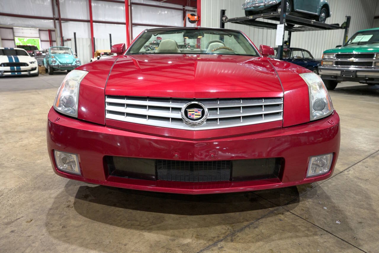 Used 2005 Cadillac XLR RWD image 13