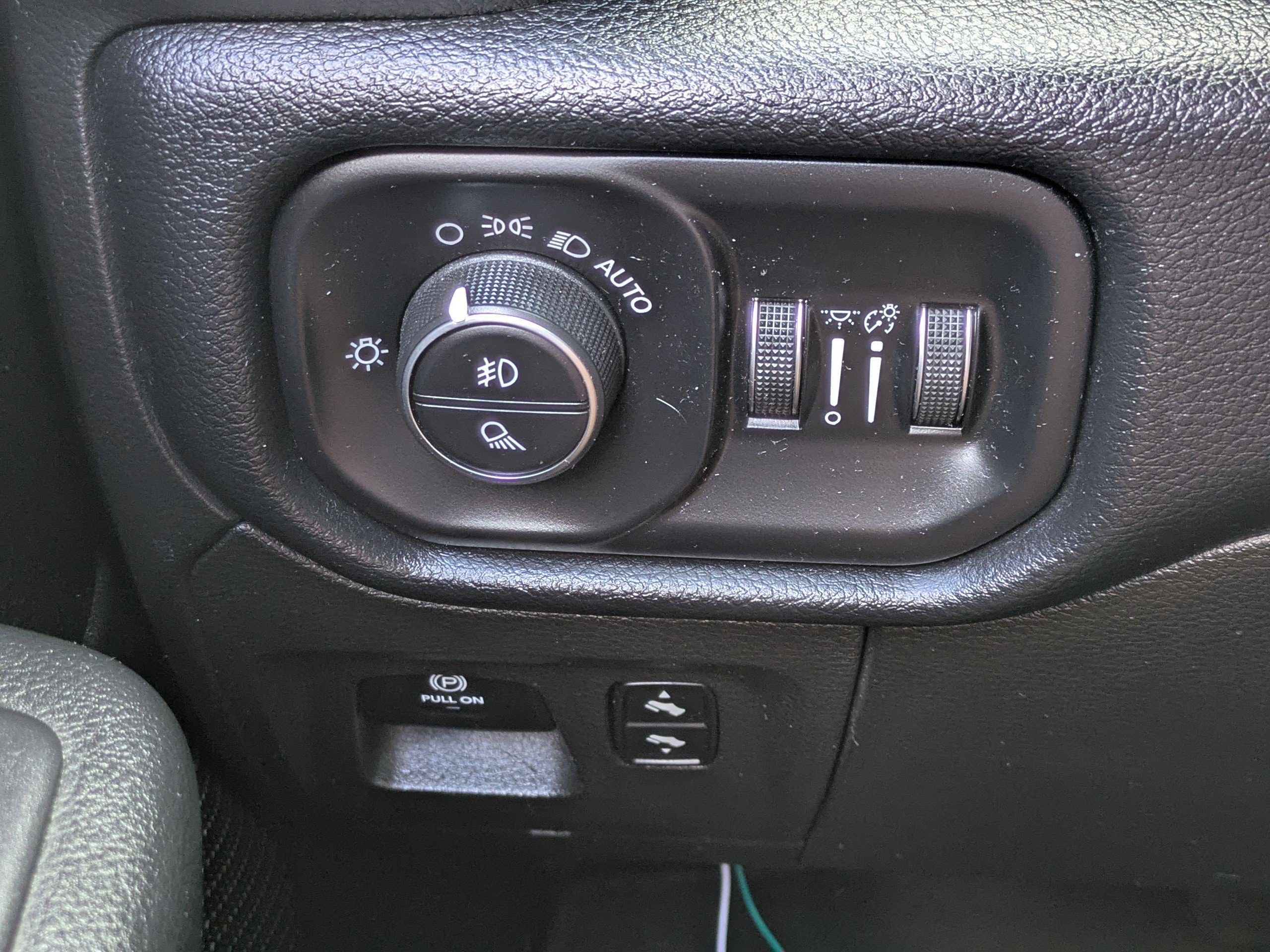 Used 2019 RAM 1500 Big Horn RWD image 20