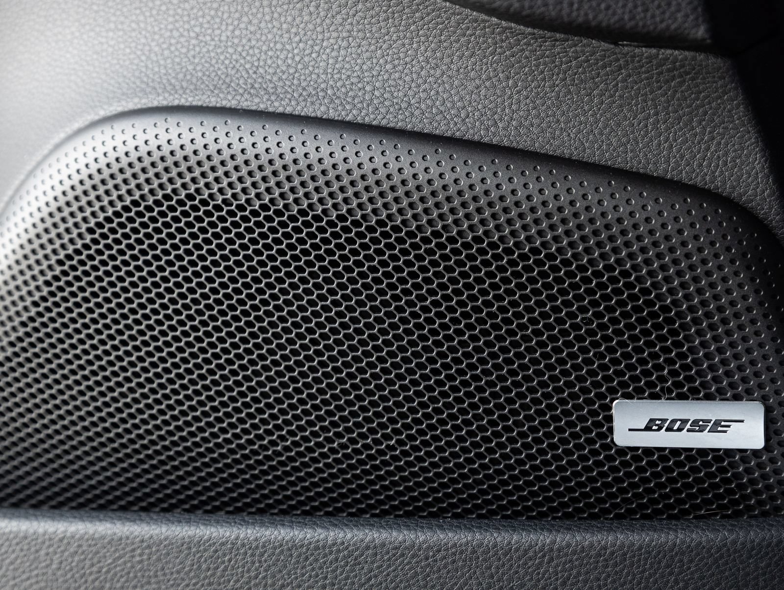 Certified 2025 Porsche Panamera image 21