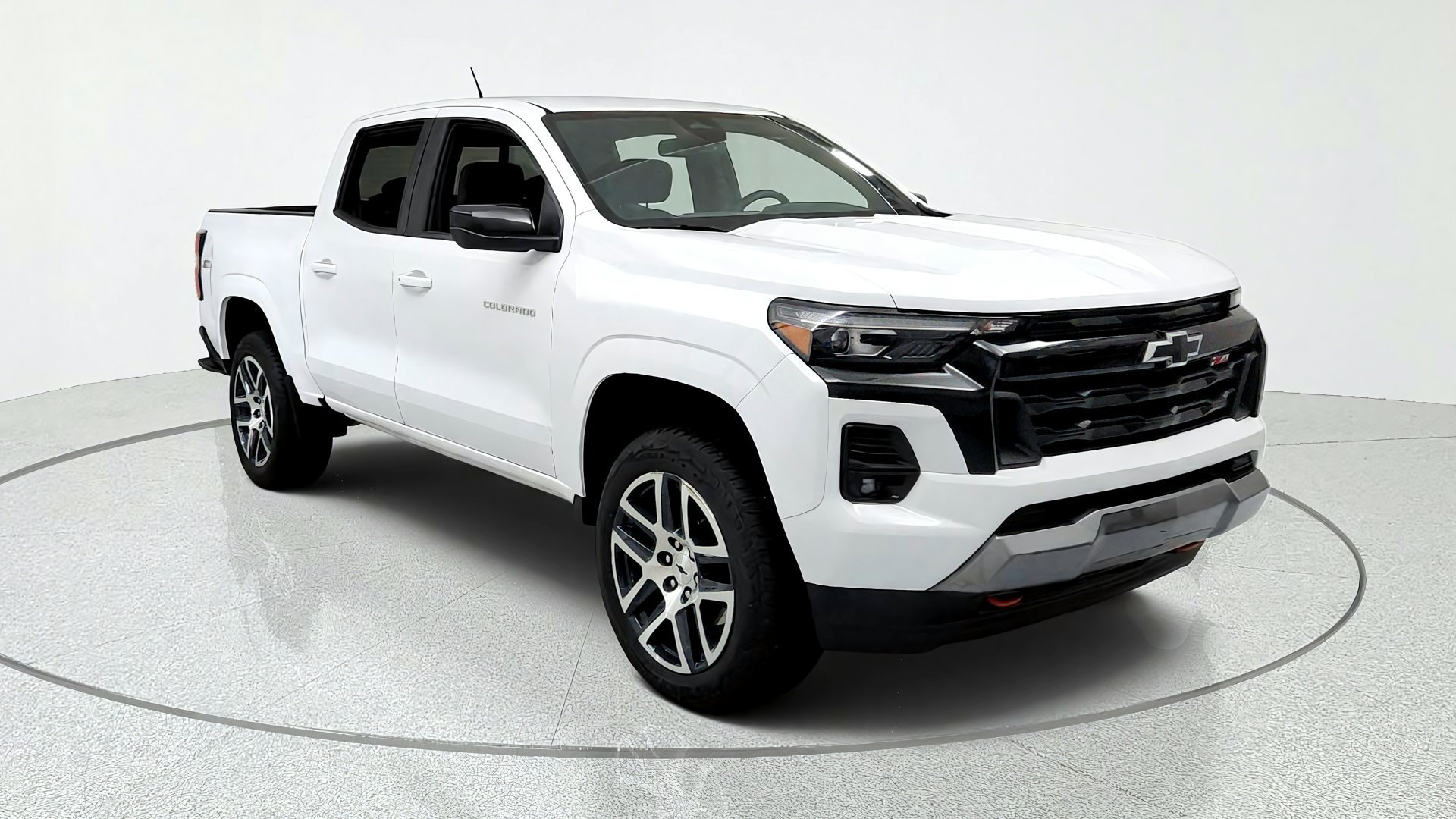 Used 2024 Chevrolet Colorado Z71 AWD/4WD image 7