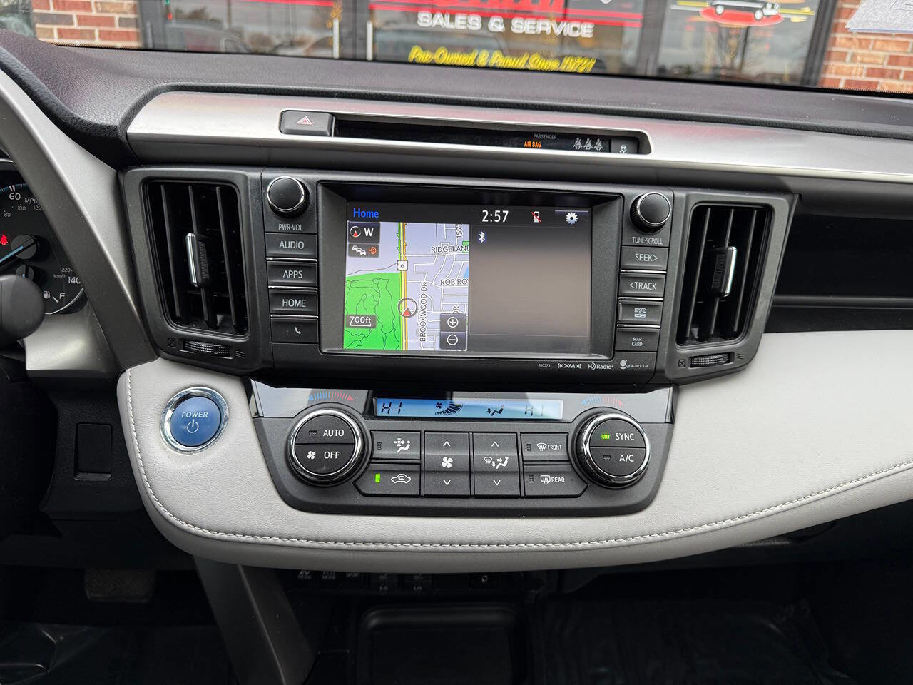 Used 2017 Toyota RAV4 Limited image 14