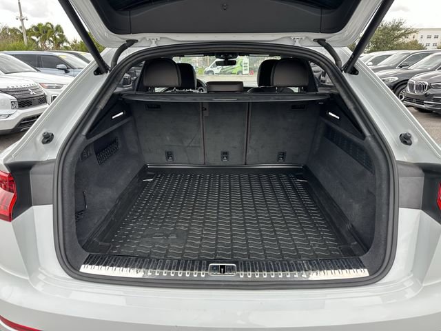 Used 2022 Audi Q8 Prestige image 11