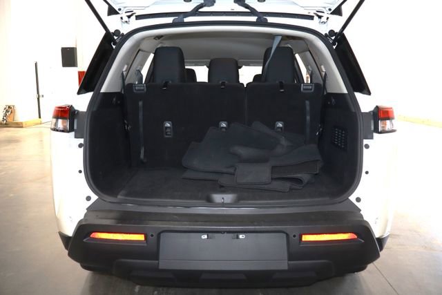 Used 2024 Nissan Pathfinder SV image 10