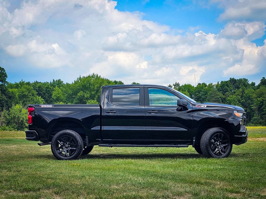 Used 2025 Chevrolet Silverado 1500 Custom Trail Boss AWD/4WD image 3