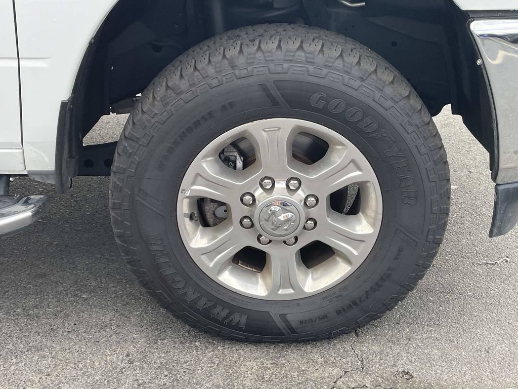 Used 2024 RAM 3500 Big Horn AWD/4WD image 10