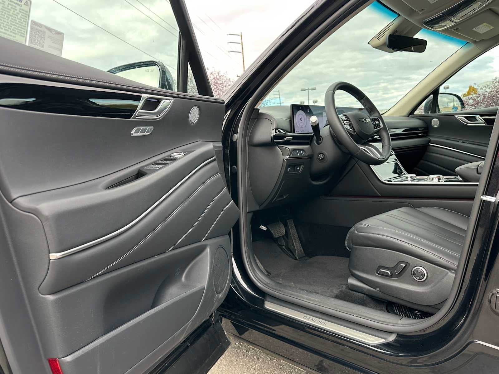 Used 2025 Genesis GV80 2.5T Standard AWD/4WD image 19