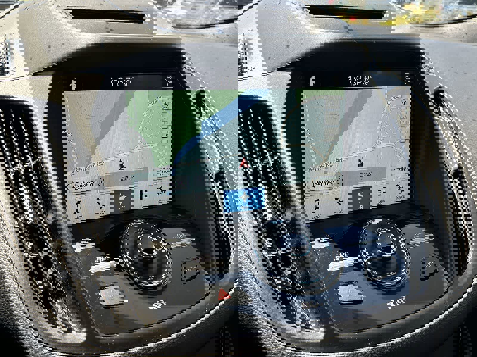 Used 2018 Ford Escape Titanium w/ Ford Safe & Smart Package AWD/4WD image 16