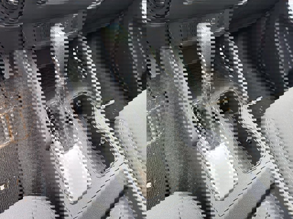 Used 2024 Nissan Frontier SV image 15