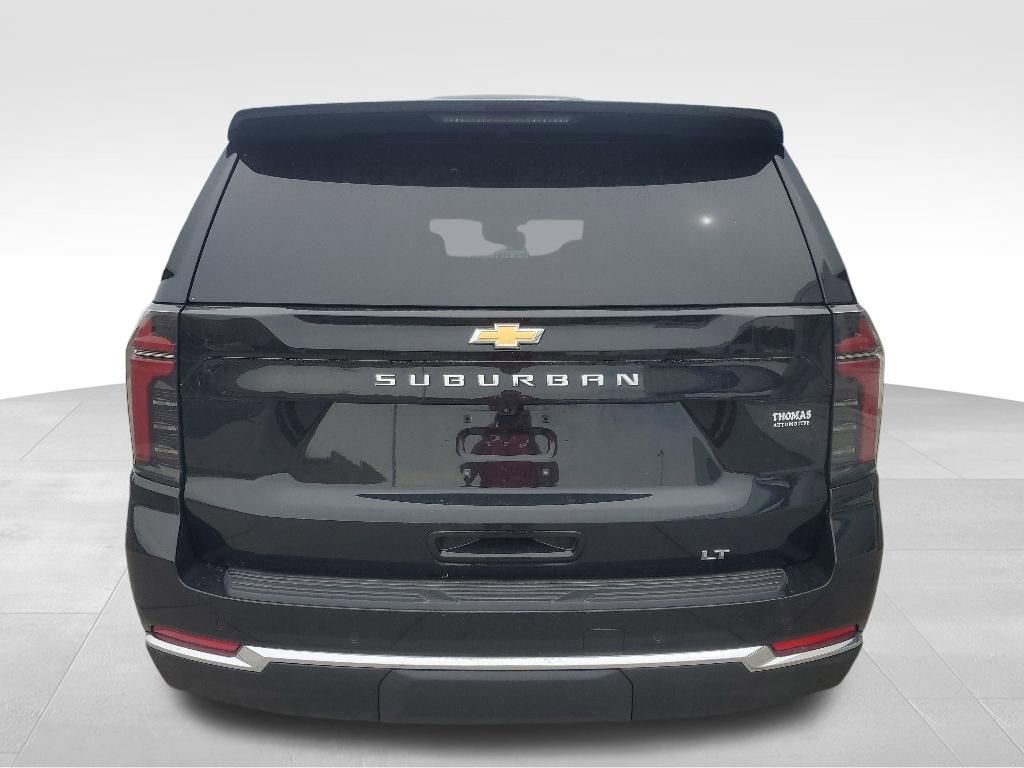 Used 2025 Chevrolet Suburban LT AWD/4WD image 4