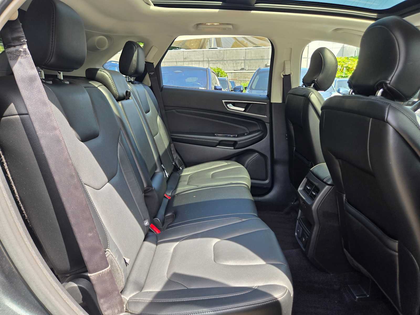 Used 2015 Ford Edge Titanium w/ Equipment Group 302A AWD/4WD image 12