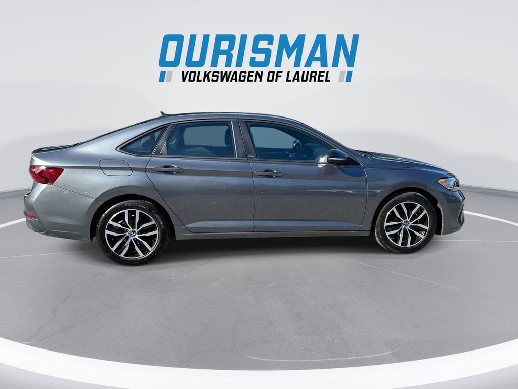 Used 2024 Volkswagen Jetta Sport FWD image 9