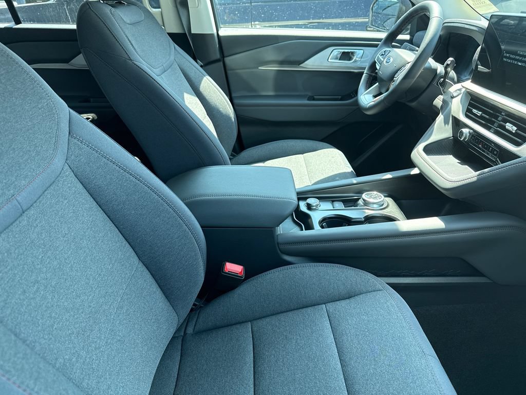 Used 2026 Ford Explorer Active RWD image 15