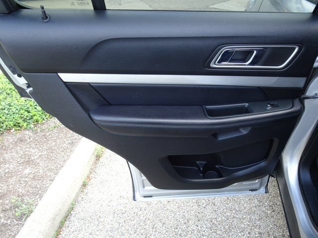Used 2016 Ford Explorer XLT FWD image 16