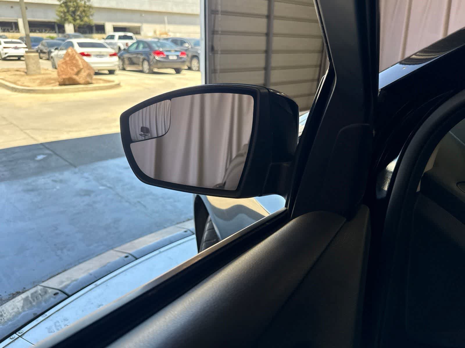 Used 2018 Ford Focus SE FWD image 19