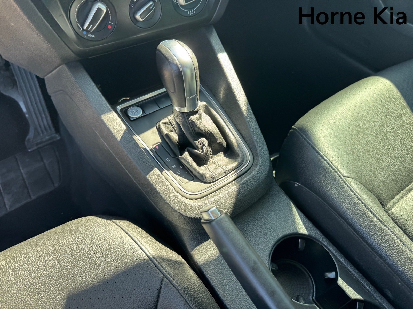 Used 2017 Volkswagen Jetta SE FWD image 24