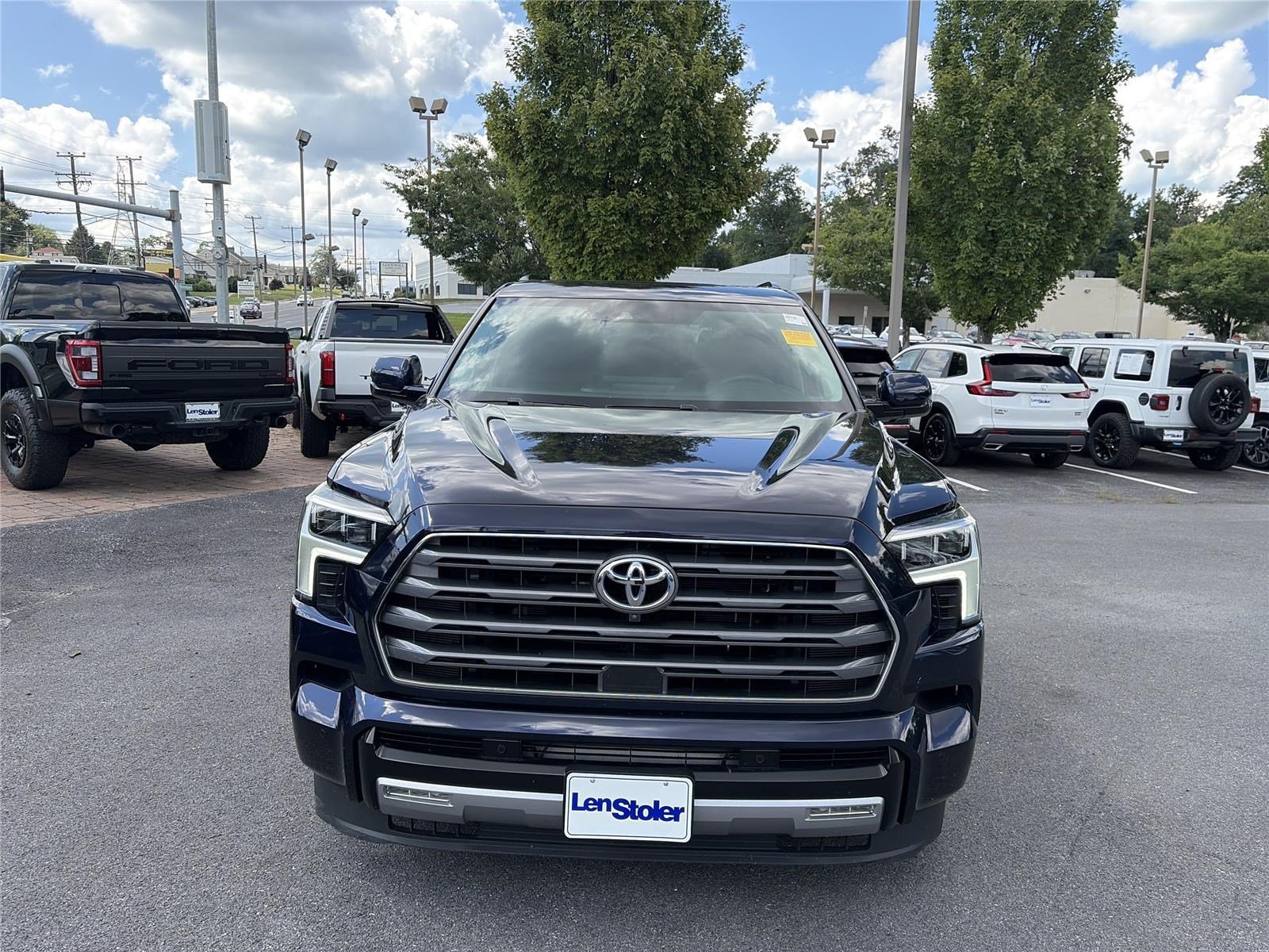 Used 2023 Toyota Sequoia Limited w/ Tow Technology Package AWD/4WD image 8