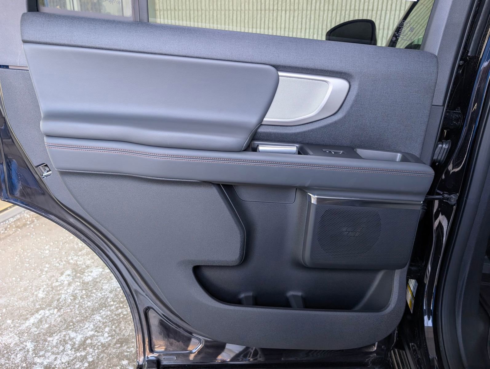 Used 2025 Ford Expedition Active image 31