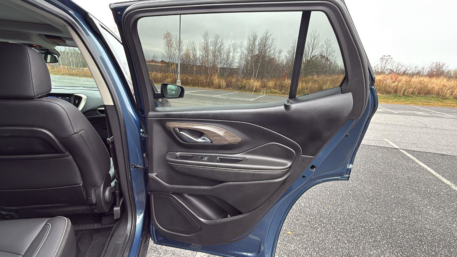 Used 2024 GMC Terrain Denali w/ Denali Premium Package image 19