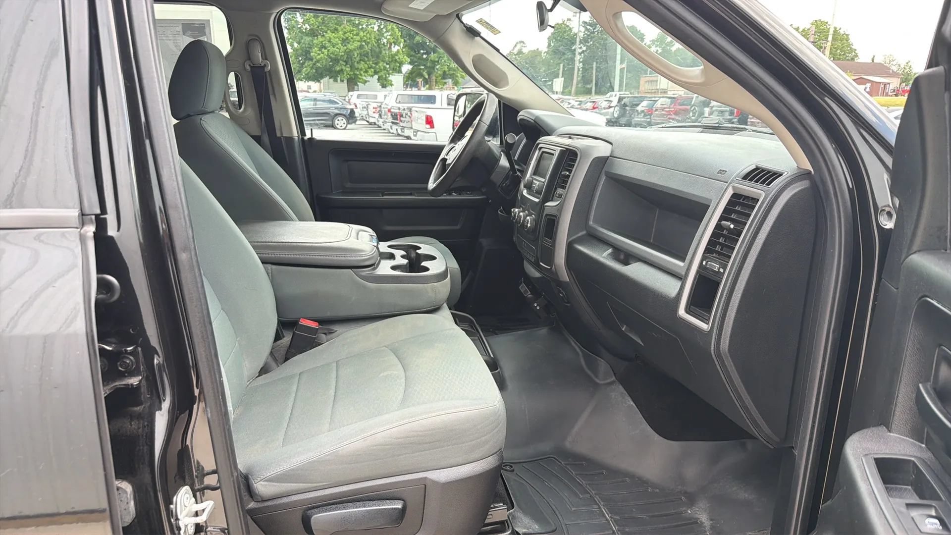 Used 2018 RAM 2500 Tradesman w/ Chrome Appearance Group AWD/4WD image 14