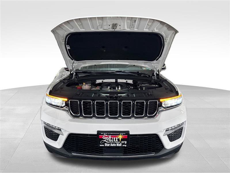 Used 2023 Jeep Grand Cherokee 4WD 4xe image 11