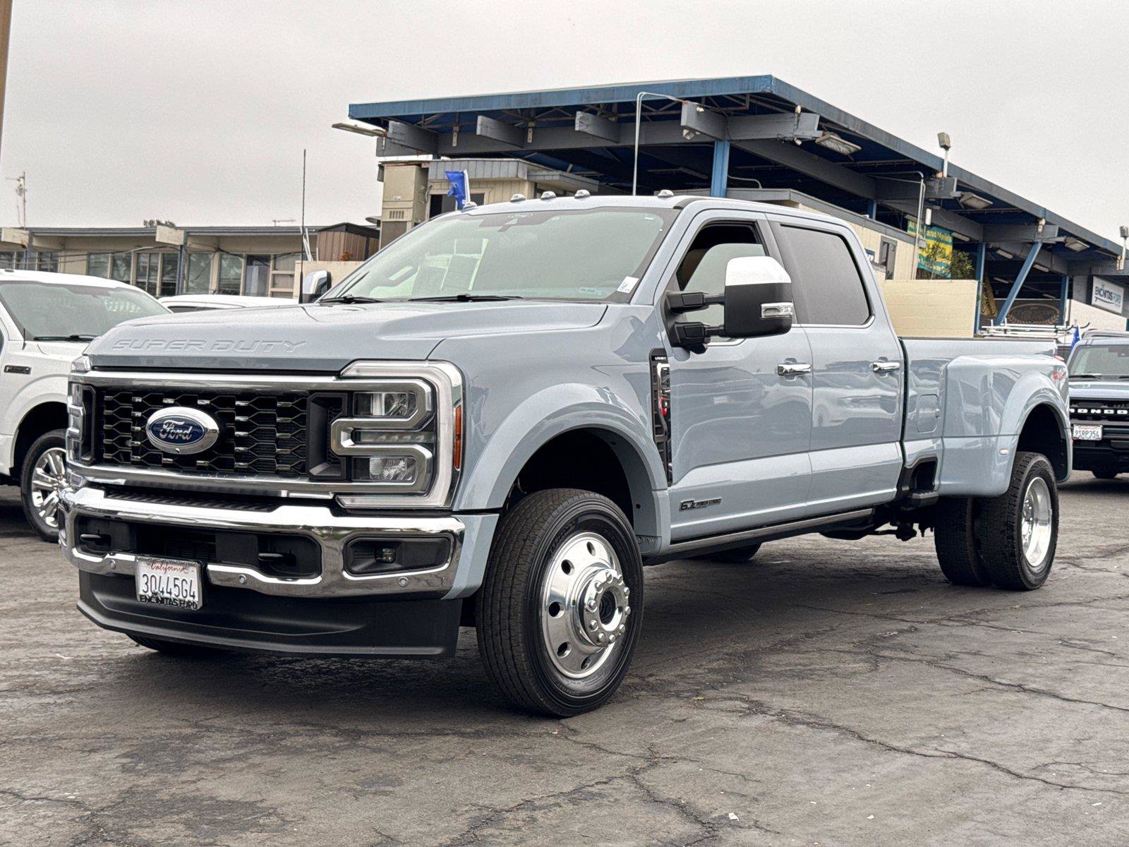 Used 2025 Ford F450 Lariat w/ Lariat Ultimate Package AWD/4WD image 4