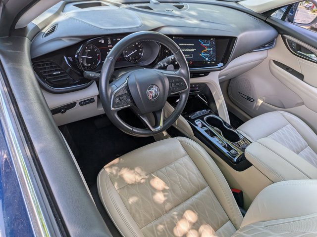 Used 2023 Buick Envision Avenir image 10