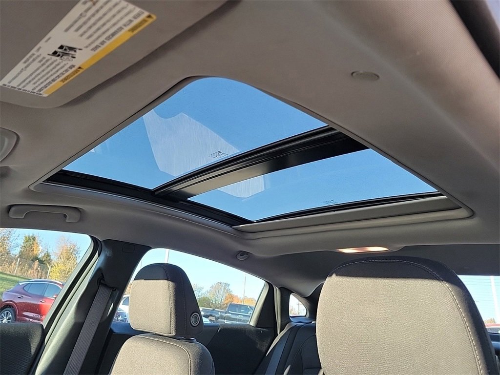 Used 2023 Chevrolet Malibu LT image 31