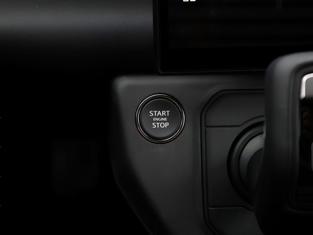 New 2026 Land Rover Defender 110 X-Dynamic SE AWD/4WD image 24