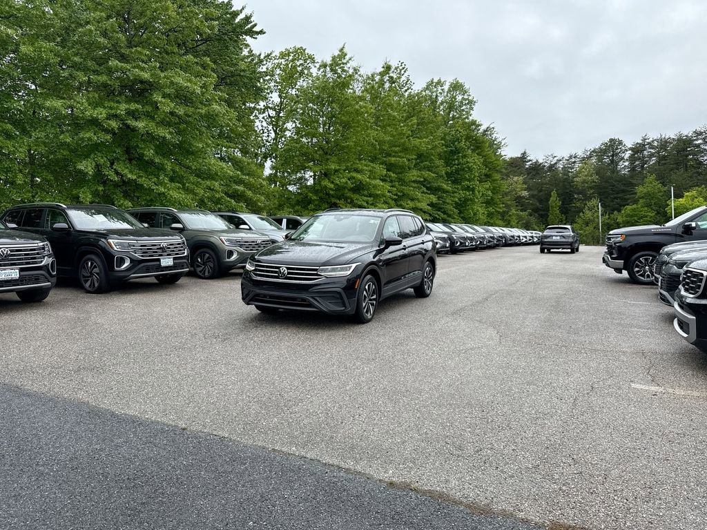 Used 2023 Volkswagen Tiguan S w/ Driver Assistance Package FWD image 4