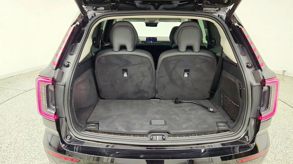 Used 2025 Volvo EX90 Plus AWD/4WD image 20