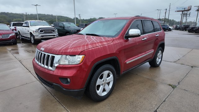 Used 2011 Jeep Grand Cherokee Laredo AWD/4WD image 3