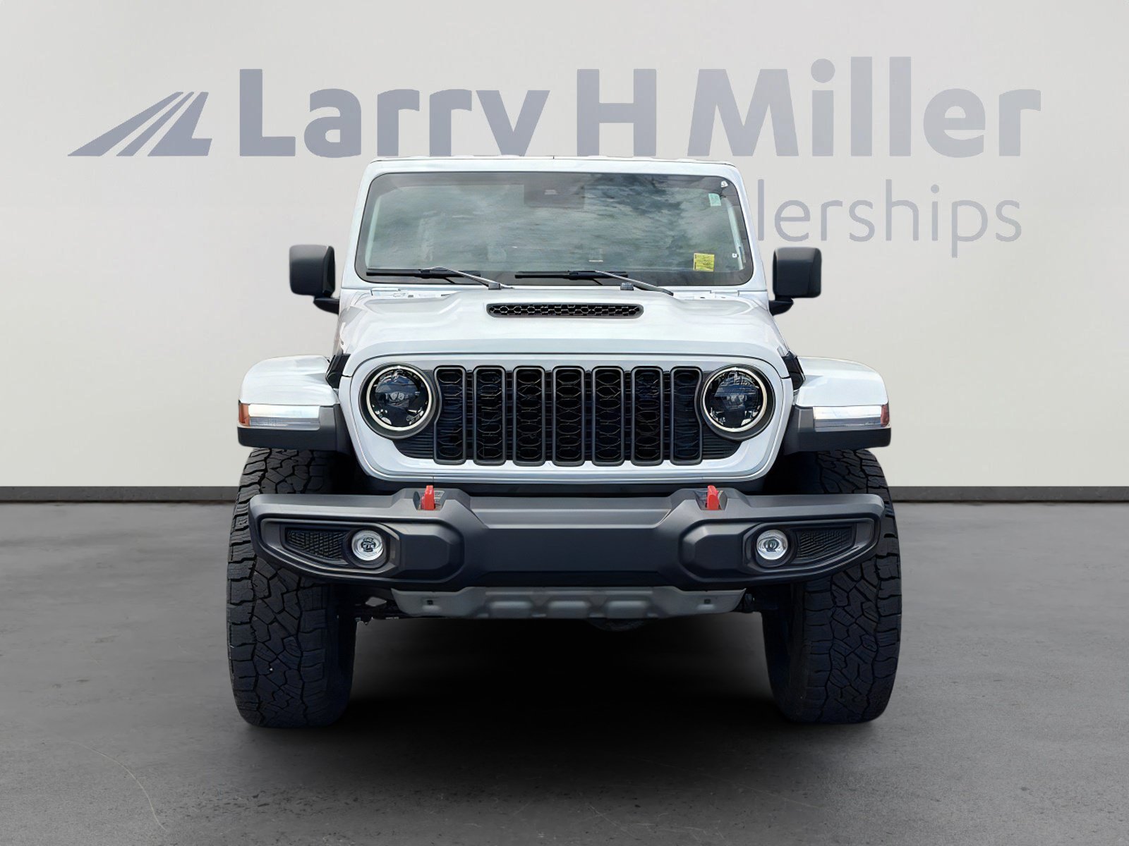 Certified 2025 Jeep Gladiator Mojave w/ Convenience Group AWD/4WD image 4