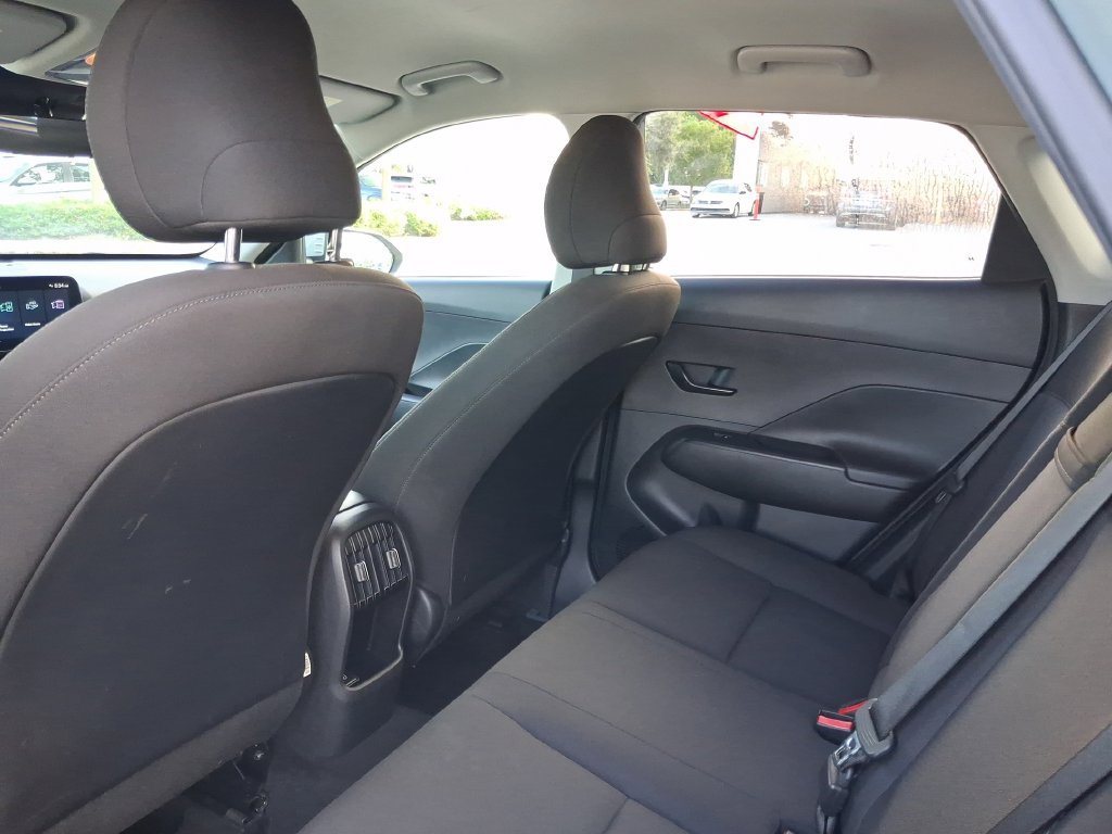 Used 2025 Hyundai Kona SEL FWD image 13