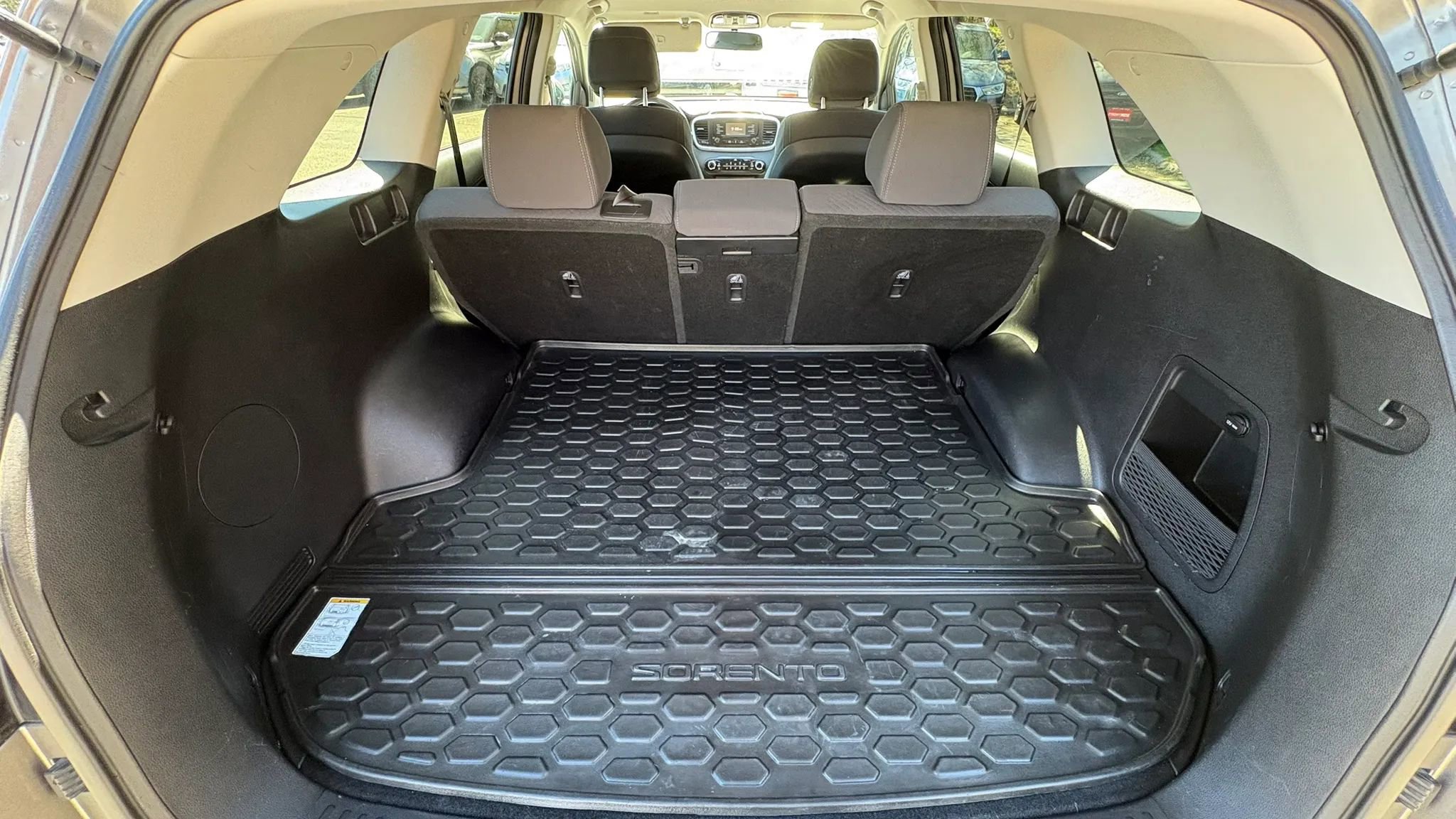 Used 2017 Kia Sorento FWD image 25