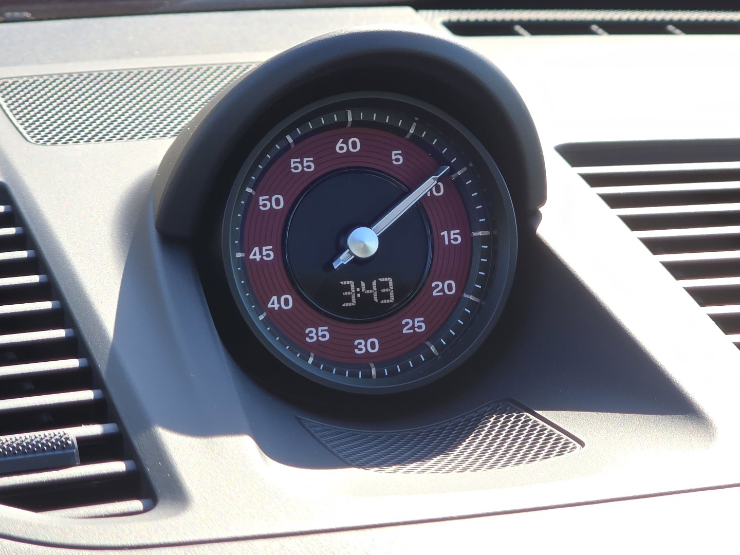 Certified 2025 Porsche 911 Carrera 4 GTS image 23