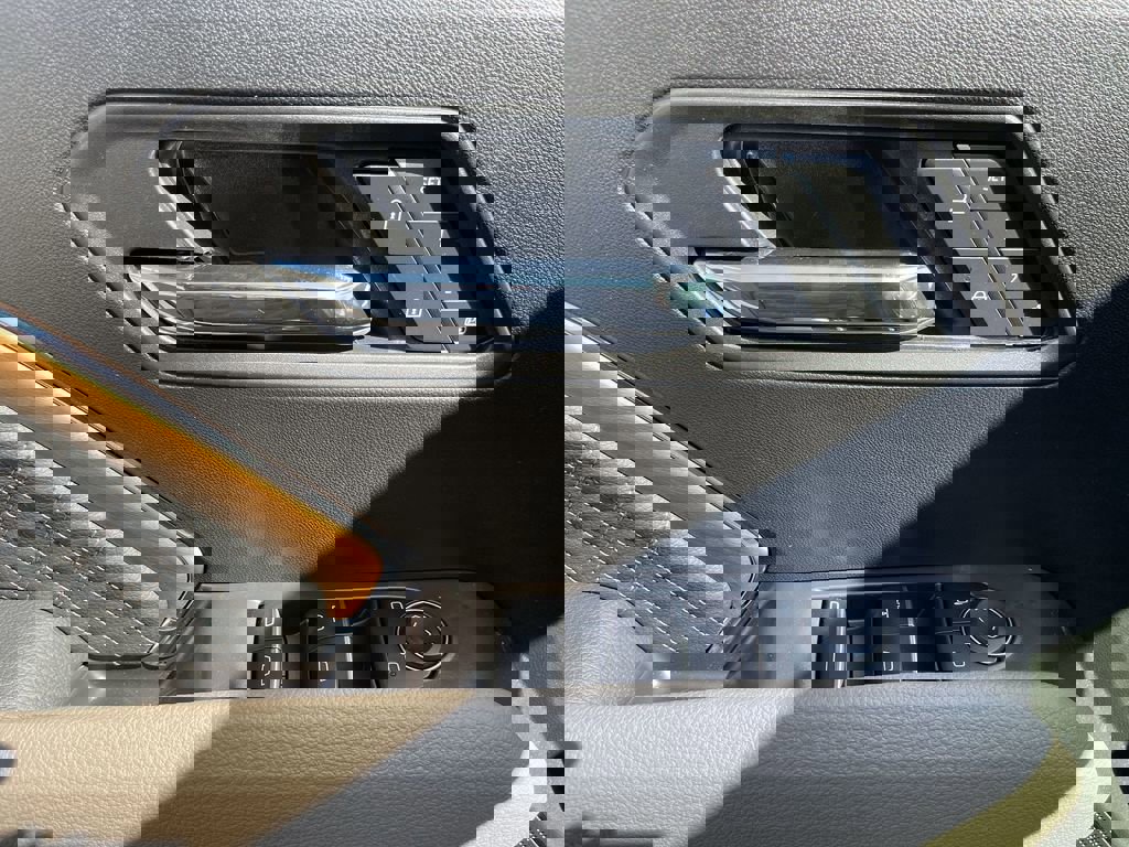 New 2025 GMC Canyon Denali w/ LPO, Denali Black Edition image 24