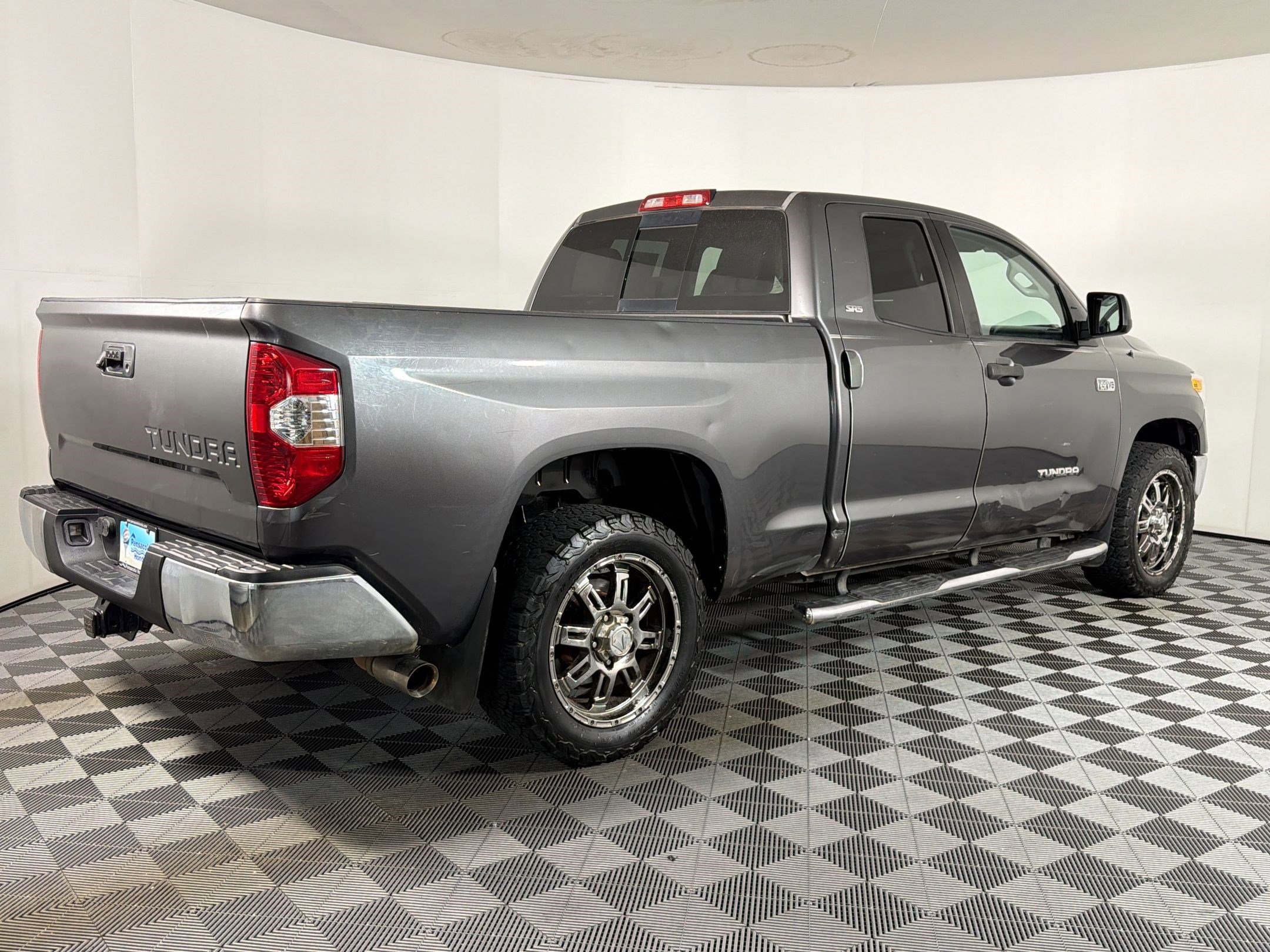 Used 2015 Toyota Tundra SR5 w/ SR5 Upgrade Package RWD image 7