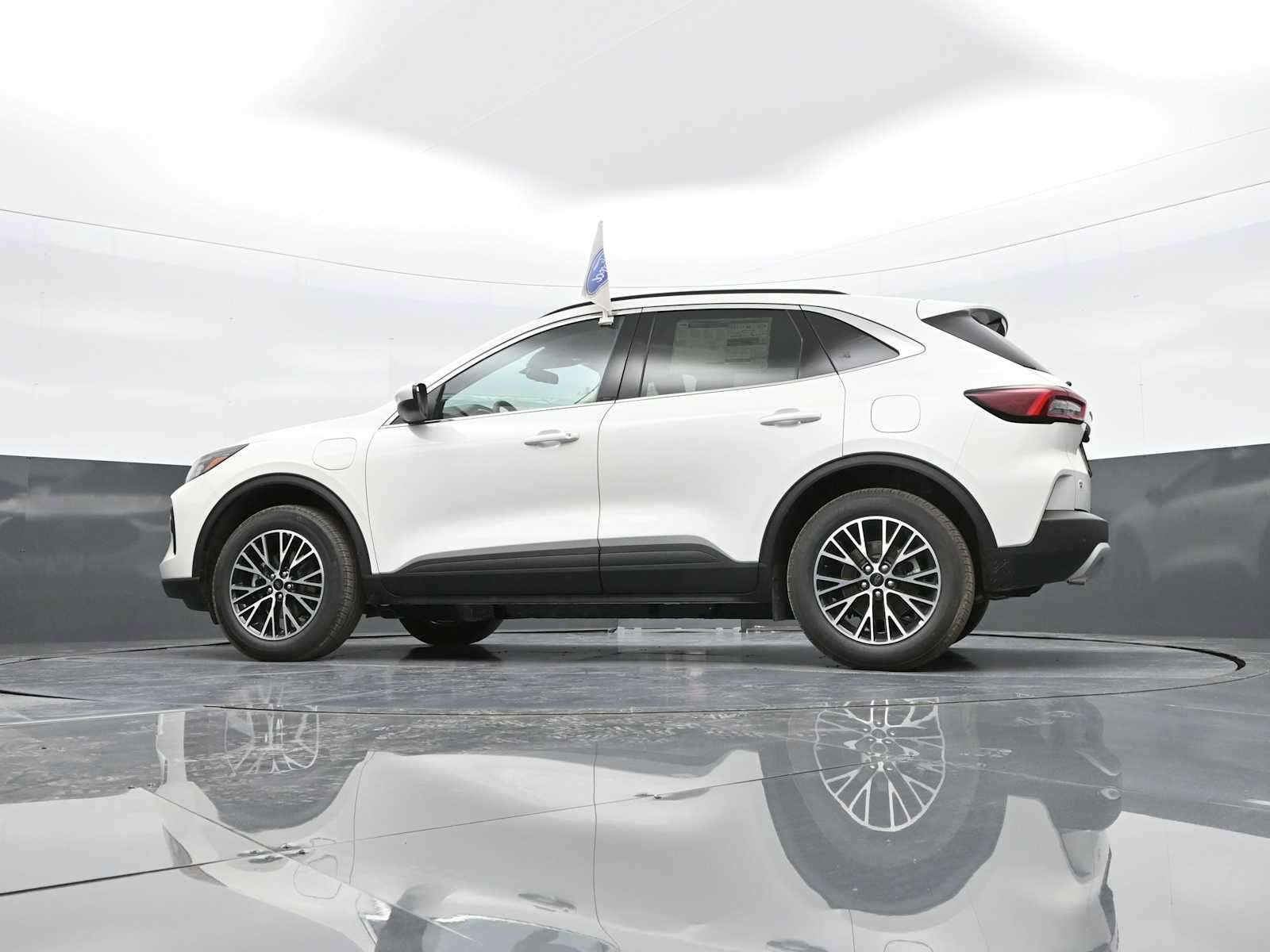 New 2025 Ford Escape SE FWD image 39