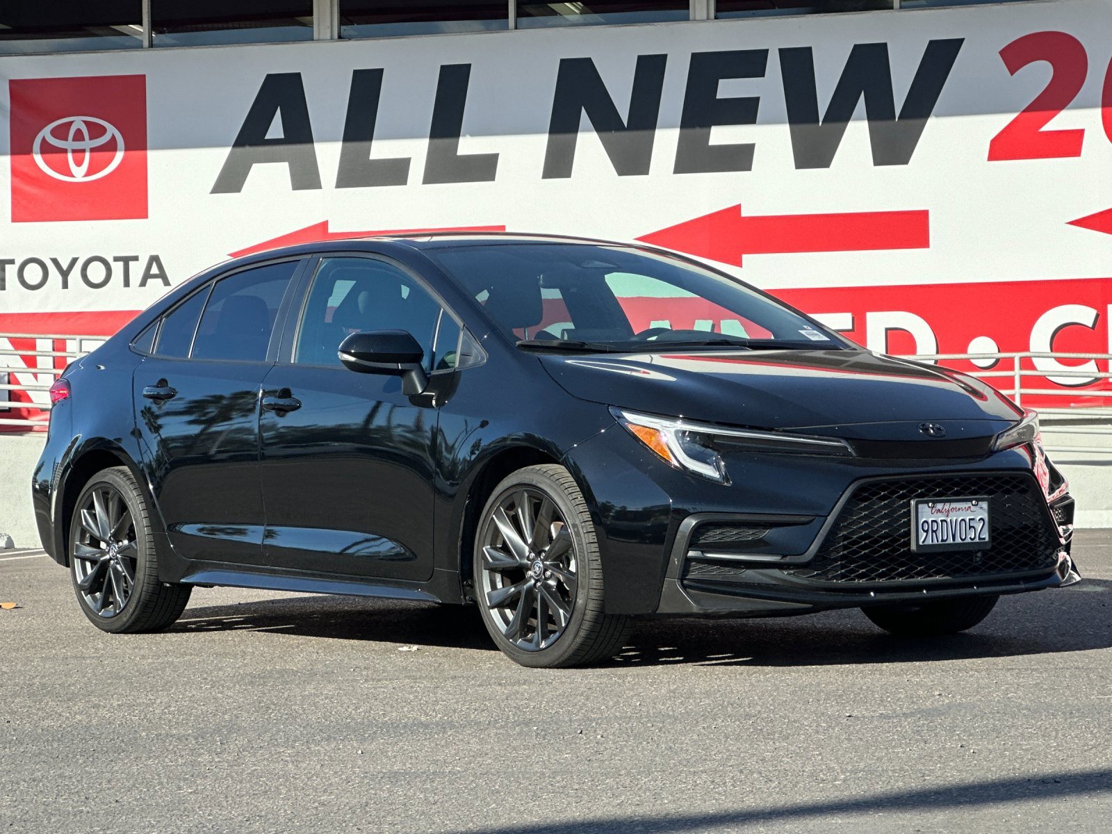 Used 2025 Toyota Corolla SE image 8