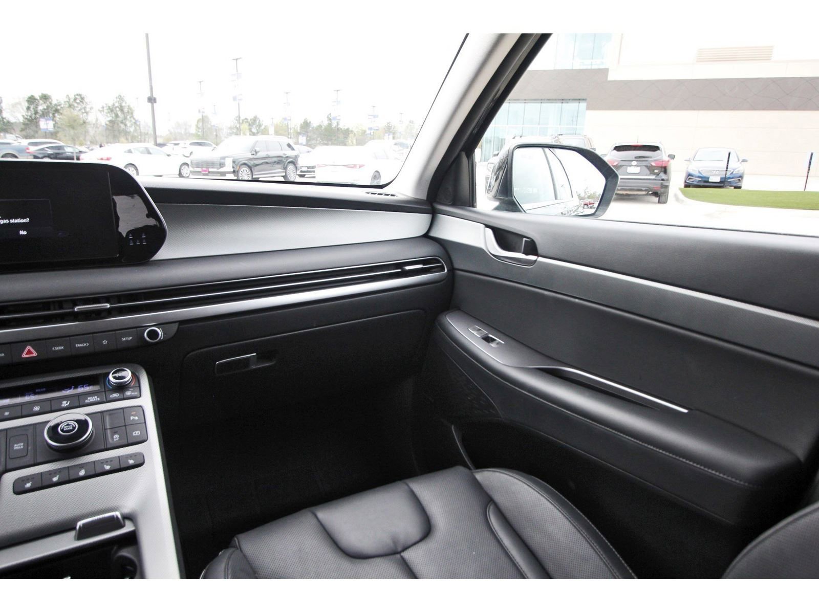 Used 2023 Hyundai Palisade SEL w/ Premium Package image 13